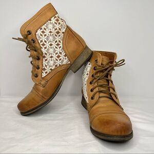 EUC ✨ Steve Madden Thundr-C Cognac Multi Crocheted Lace-Up Ankle Boots 5.5